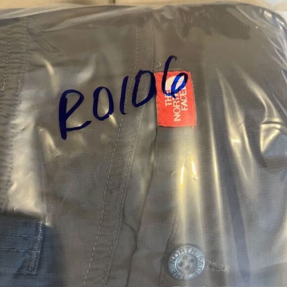 The North Face Convertible Hiking Pants Zip Off Legs Charcoal Men's Size XL - Picture 16 of 16